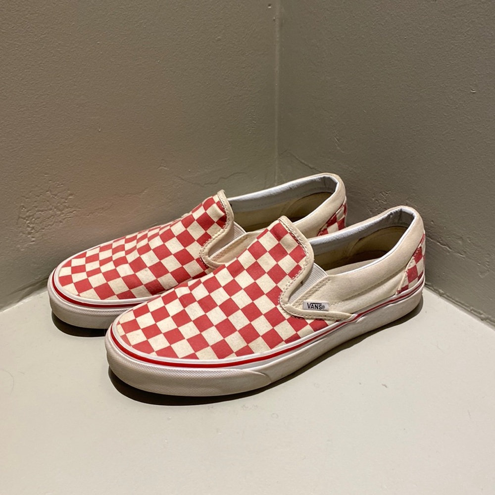 Red & white checkered slip on vans Unisex 8M & 9.5W